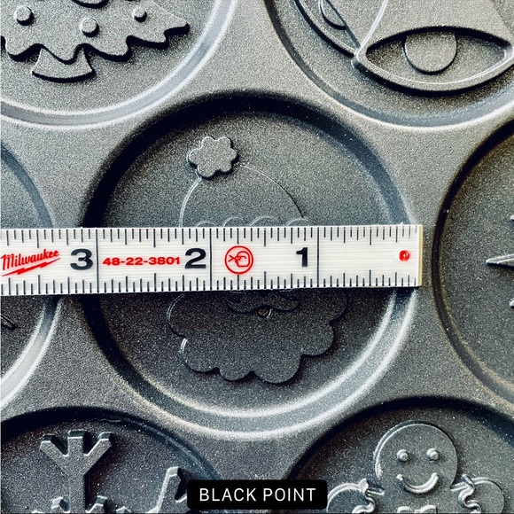 Nordic Ware•Christmas Silver Dollar Pancake Pan•Nonstick Surface•7-Shapes/Batch - Picture 13 of 15